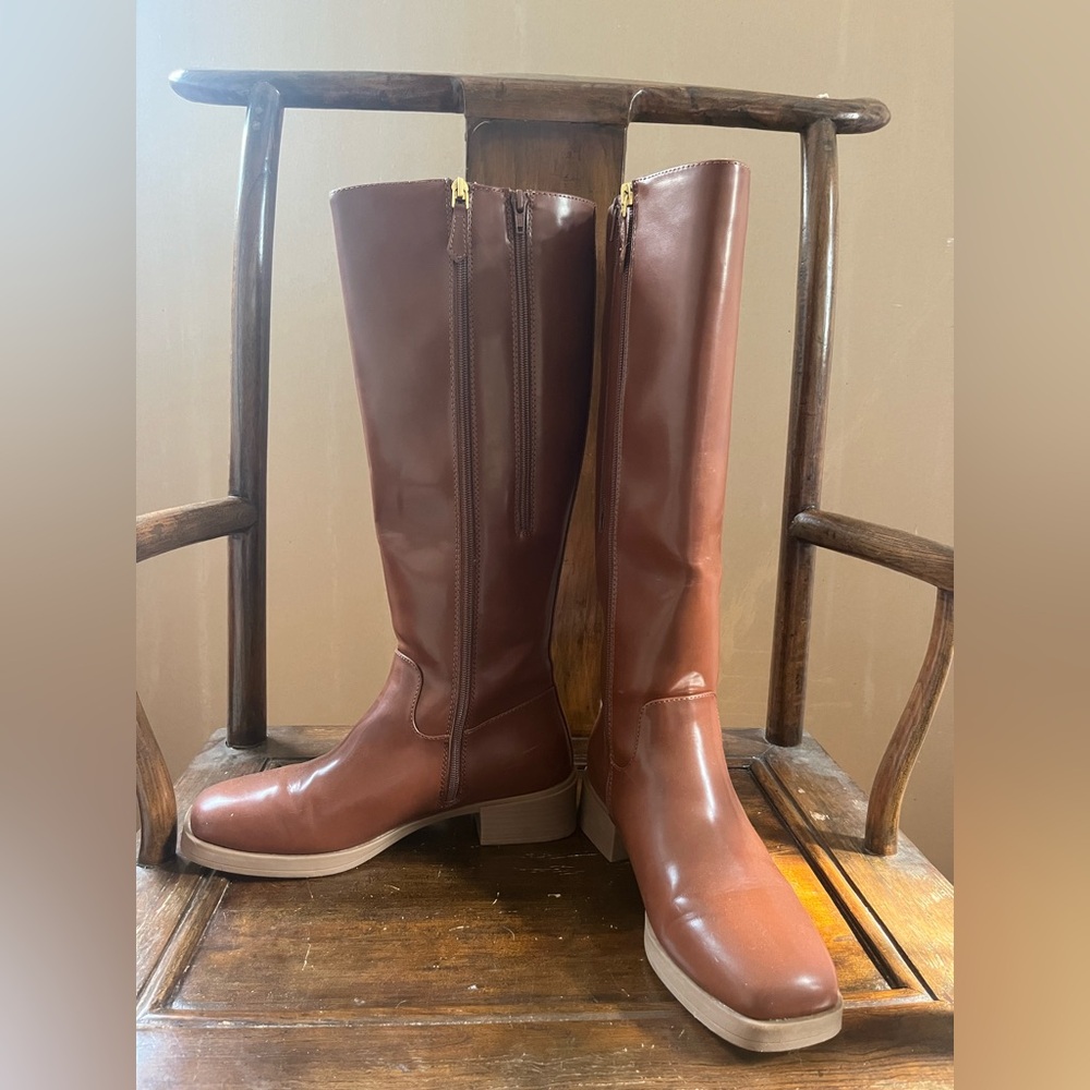 AEROSOLES Chestnut Leather Boots